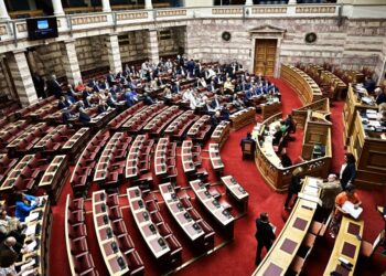 Βουλή: Ο Καραμανλής παραπέμπεται στο Δικαστικό Συμβούλιο με 157 «ναι»