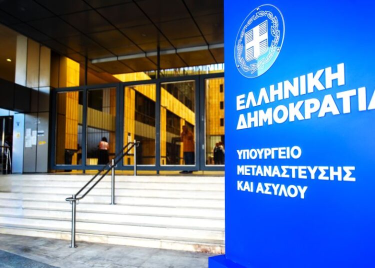 Μεταναστευτικό: Σχέδιο για κλειστή δομή υποδοχής και η νέα πολιτική αποτροπής