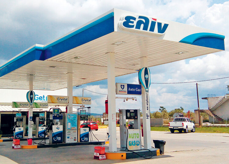 ΕΛΙΝΟΙΛ προμηθευτής ενέργειας:  Για τρεις μήνες έδωσε τις χαμηλότερες  τιμές στα ειδικά τιμολόγια από τον Ιανουάριο έως τον Ιούλιο