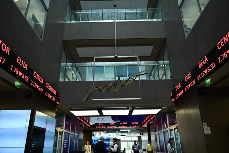 Στιγμιότυπο από το Χρηματιστήριο της Αθήνας 
(ΚΩΣΤΑΣ ΤΖΟΥΜΑΣ/EUROKINISSI)