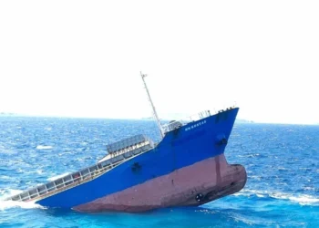 Σητεία: Το ημιβυθισμένο «MN KOSTAS» υπό στενή επιτήρηση