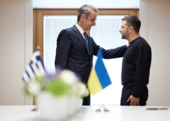 Στήριξη Μητσοτάκη σε Ζελένσκι: «Κανείς άλλος δεν μπορεί να αποφασίσει για τα ουκρανικά εδάφη»