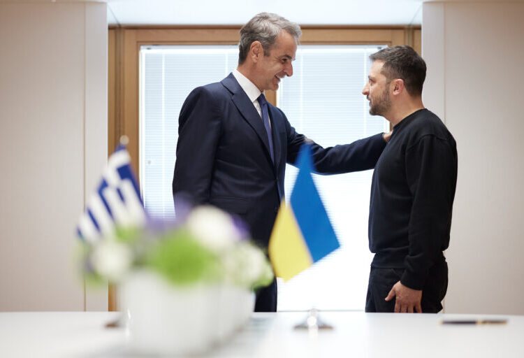 Στήριξη Μητσοτάκη σε Ζελένσκι: «Κανείς άλλος δεν μπορεί να αποφασίσει για τα ουκρανικά εδάφη»