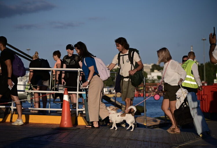 Γεμάτα τα πλοία για το Δεκαπενταύγουστο