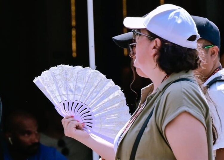 Καιρός / Live: Πού θα δούμε 37άρια μέχρι το Σαββατοκύριακο