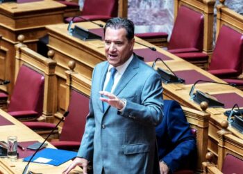 Μάχη στη Βουλή για το ΕΣΥ με πρωταγωνιστές τον Άδωνι και την Πλεύση