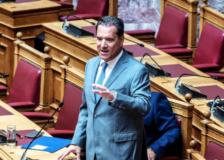 Μάχη στη Βουλή για το ΕΣΥ με πρωταγωνιστές τον Άδωνι και την Πλεύση