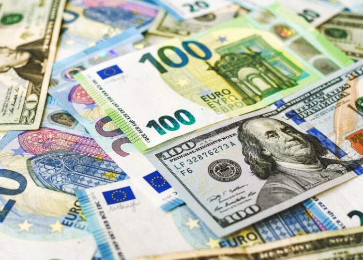 Η μεγάλη μάχη του EUR/USD: Δεμένα χέρια από Γαλλία και Fed, όλα κρίνονται στα νούμερα