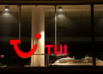 Παράταση τουριστικής σεζόν στην Ελλάδα: Η TUI «φέρνει» ταξιδιώτες μέχρι τον Νοέμβριο