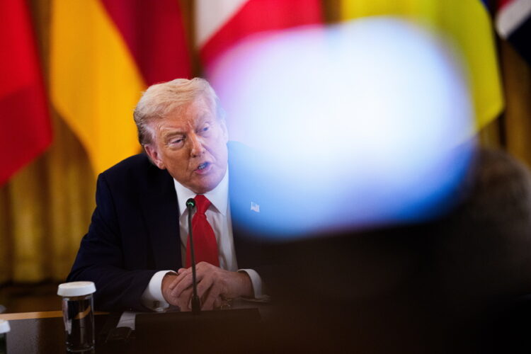 EPA/AARON SCHWARTZ / POOL