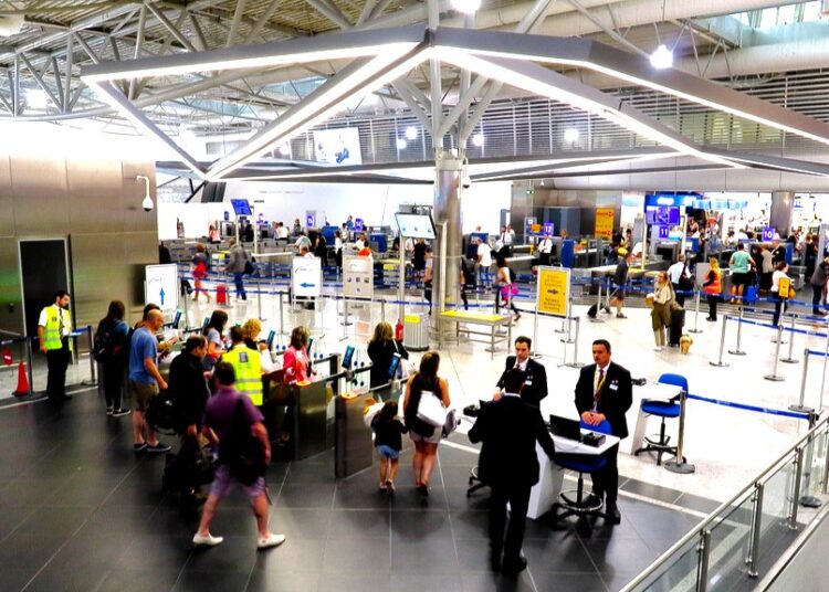 Mega lifting στις πύλες τουρισμού: Επενδύσεις δισ. ευρώ σε Αθήνα, Κρήτη, Καλαμάτα και 22 περιφερειακά αεροδρόμια