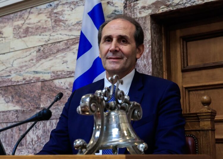 O Απόστολος Βεσυρόπουλος υπέστη ανακοπή καρδιάς