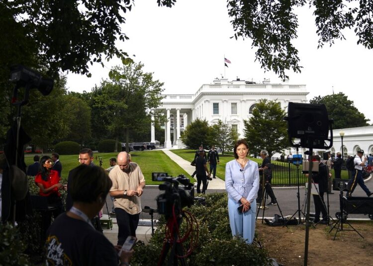 Ώρα μηδέν για την Ουκρανία: Οι εγγυήσεις ασφαλείας στο επίκεντρο της συνάντησης Τραμπ με Ευρωπαίους ηγέτες (Live)
