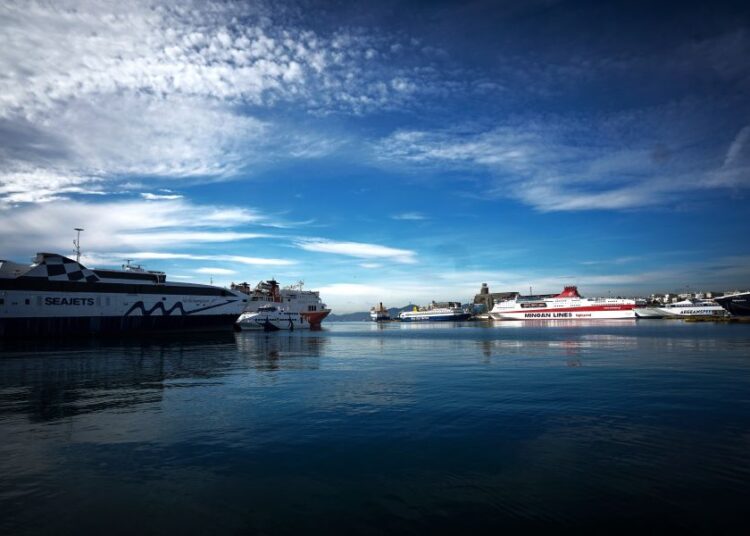 Νεκρή γυναίκα στο λιμάνι του Πειραιά: Συναγερμός στις αρχές