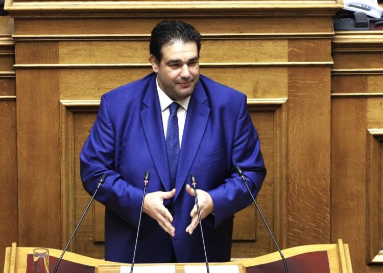 Νέο πειθαρχικό για το Δημόσιο: Ψηφίστηκε το νομοσχέδιο με σφοδρή πολιτική αντιπαράθεση