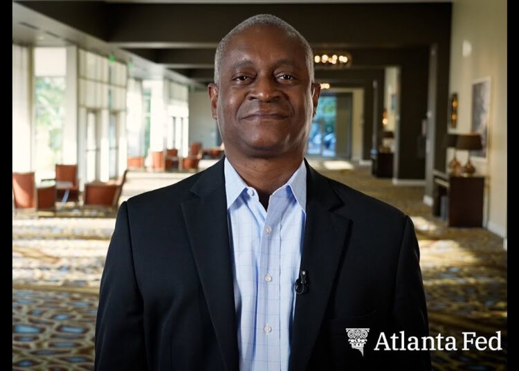 Μπόστικ – Fed: Βλέπει μία μείωση επιτοκίου το 2025 – Προβληματισμός για την αγορά εργασίας