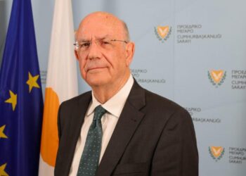 Καταπέλτης ο Μάκης Κεραυνός για το καλώδιο Ελλάδας-Κύπρου – «Το έργο έχει παγώσει»