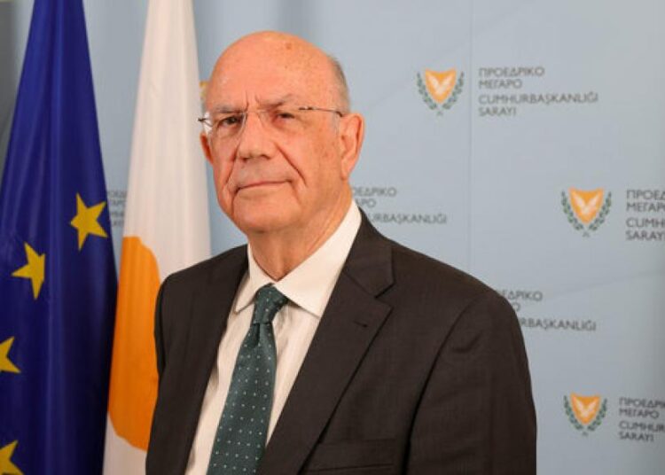 Καταπέλτης ο Μάκης Κεραυνός για το καλώδιο Ελλάδας-Κύπρου – «Το έργο έχει παγώσει»