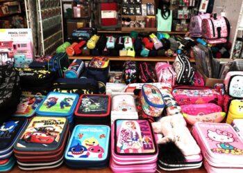 «Πάγωμα» τιμών στα σχολικά και «φρένο» στις ανατιμήσεις τροφίμων προωθεί ο Θεοδωρικάκος