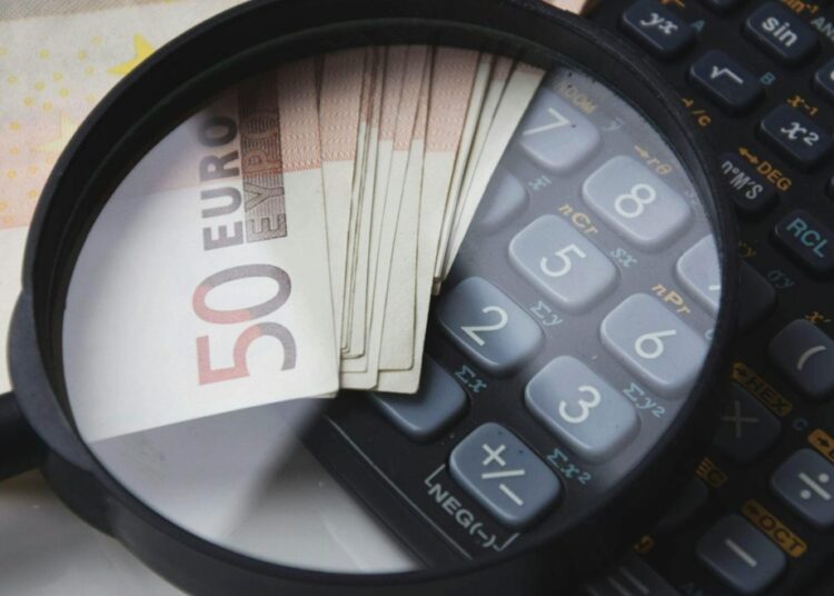 Τι ισχύει για τις καταθέσεις στην τράπεζα και τα μετρητά