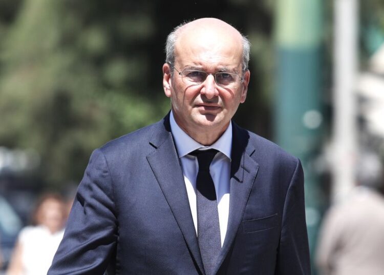 Χατζηδάκης: «Δεν αυξήσαμε κανέναν φόρο – Τα έσοδα έρχονται από ανάπτυξη και μείωση φοροδιαφυγής»