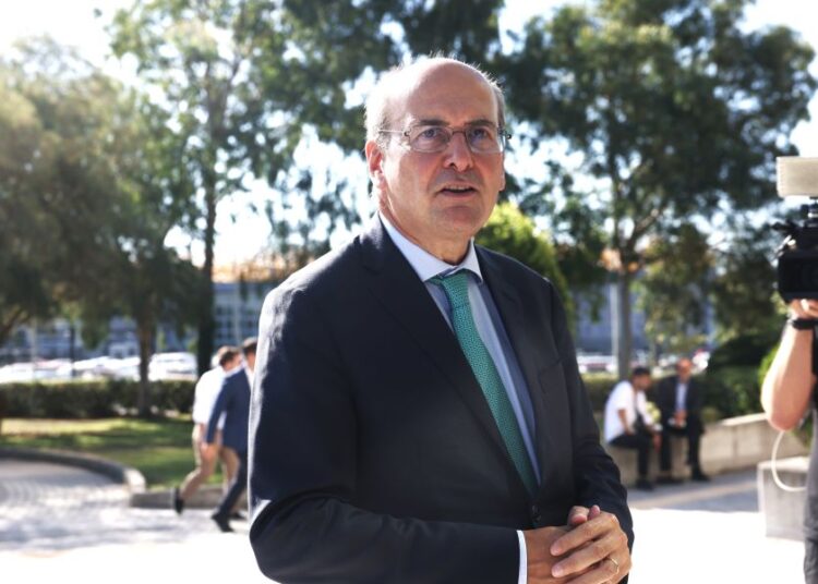 Χατζηδάκης: «Δυσκολίες υπάρχουν, αλλά προχωράμε μπροστά» – Σήμα για φοροελαφρύνσεις, ΔΕΘ και ΟΠΕΚΕΠΕ