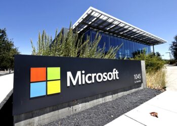 Ερυθρά Θάλασσα: Ζημιές σε υποθαλάσσια καλώδια «παγώνουν» το Microsoft Azure και το παγκόσμιο cloud