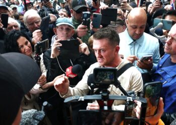 Λονδίνο σε καθεστώς συναγερμού: Συγκέντρωση Ρόμπινσον και αντιδιαδήλωση κατά του φασισμού