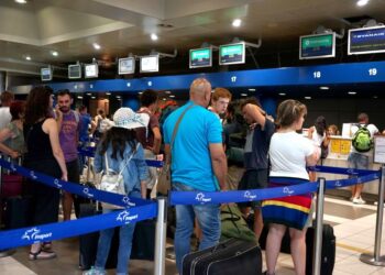 Τουρισμός 2025: Έσοδα ρεκόρ +12,5% – «Έκρηξη» αφίξεων και νέες αγορές