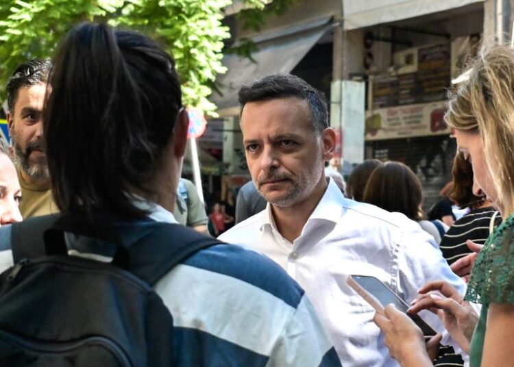 Κατέρρευσε δέντρο στο κέντρο της Αθήνας: Πανικός, τραυματισμοί και οργή κατά του Δήμου