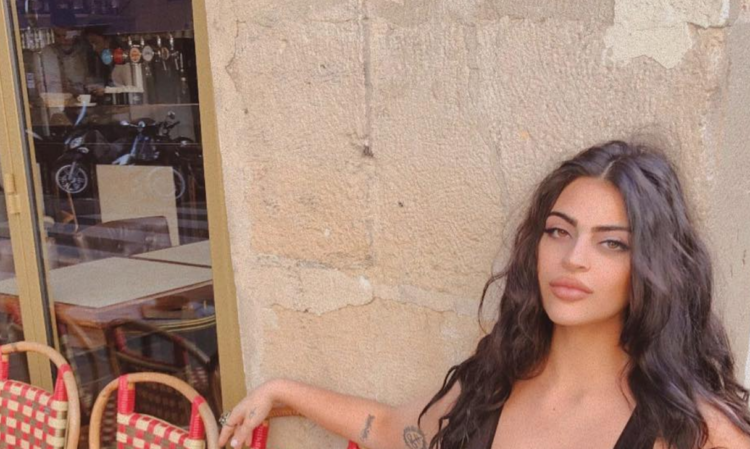 Έφαγε πόρτα από μουσείο λόγω της εμφάνισής της