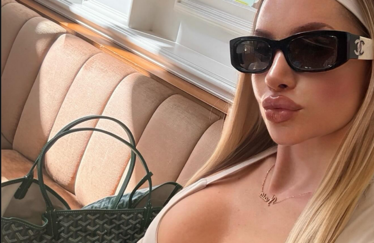 Έντονη θηλυκότητα και πλούσιο μπούστο