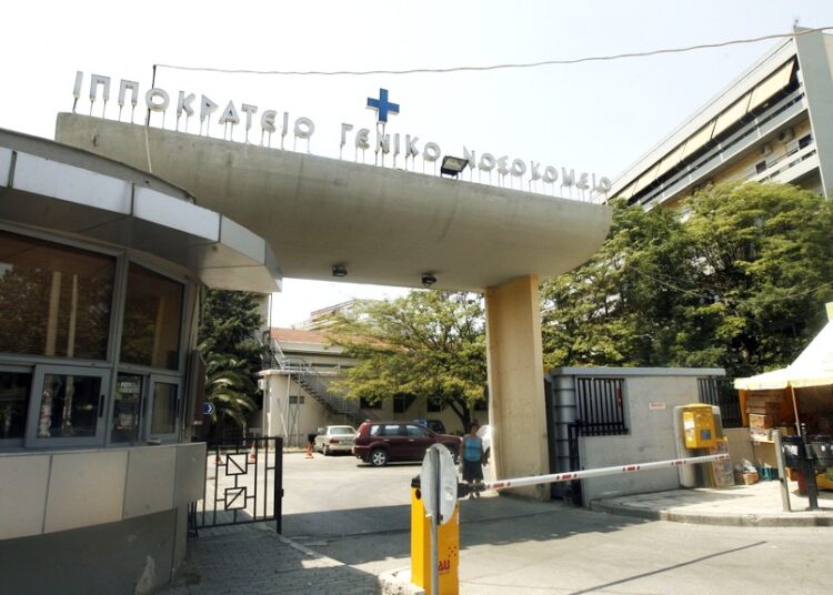 Χειρουργείο με… ταρίφα; Διευθυντής καρδιοχειρουργικής πιάστηκε με φακελάκι 5.000€