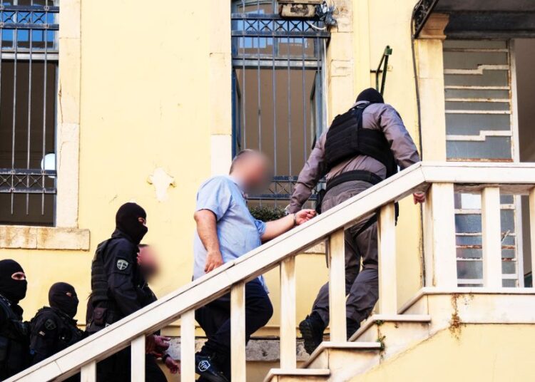 Μαφία της Κρήτης: Δικογραφία για εκβιασμούς και δωροδοκίες «σφραγίζει» την προφυλάκιση δύο αδελφών