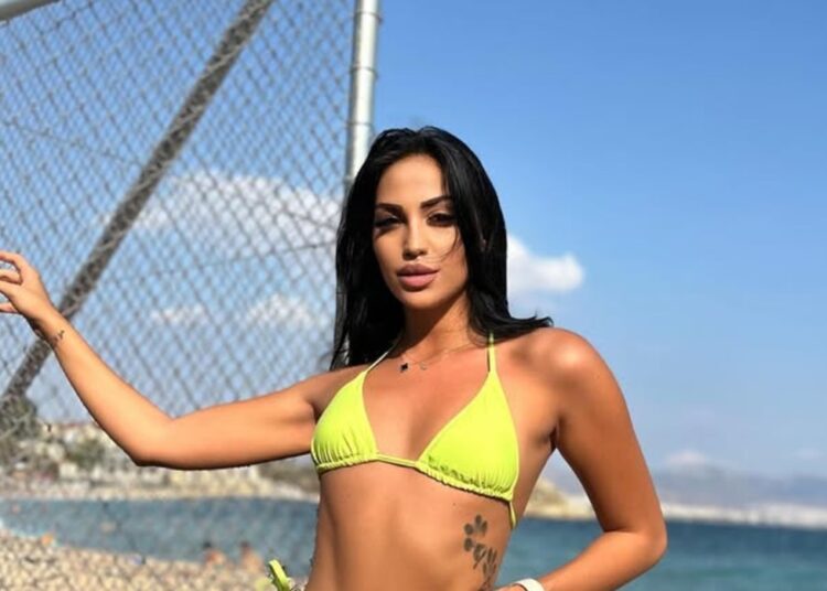 Μια πληθωρική παρουσία που δεν περνάει απαρατήρητη