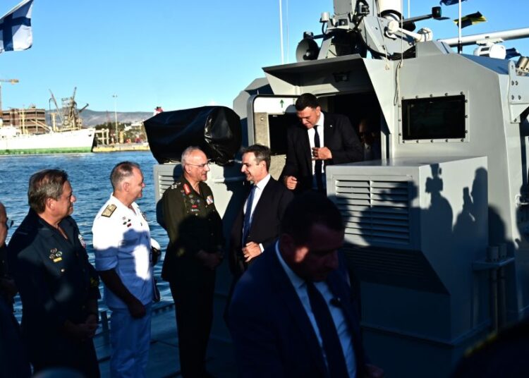 Νέα εποχή για το Λιμενικό: Ο Μητσοτάκης παρέδωσε πέντε νέα περιπολικά σκάφη (video)