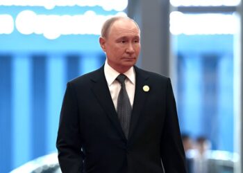 «Μυστική συνεννόηση Αλάσκας»: Ο Πούτιν μιλά για ειρήνη στην Ουκρανία, η Δύση βλέπει ελιγμό