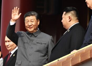 Πεκίνο 2025: Η τριμερής Σι, Κιμ και Πούτιν και το δηλητηριώδες σχόλιο του Τραμπ