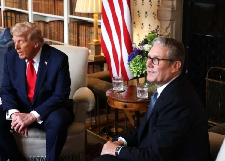 Τραμπ εναντίον Στάρμερ: Το παρασκήνιο της σύγκρουσης για την αναγνώριση της Παλαιστίνης