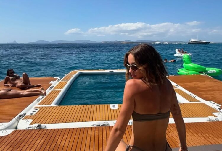 Θηλυκότητα και αυτοπεποίθηση και εντυπωσιακές εικόνες