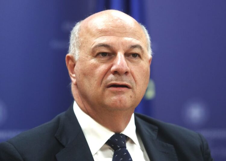 Τσιάρας «ξαναγράφει» τον ΟΠΕΚΕΠΕ και στήνει άμυνα απέναντι στην ευλογιά