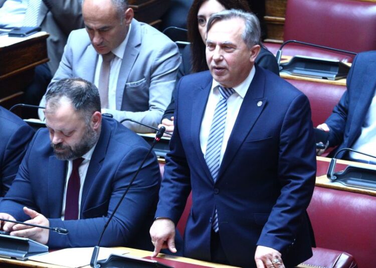 Ο Βρεττός ρίχνει τη «Νίκη» στους 8: Πόσο ακόμα αντέχει το κόμμα του Νατσιού;