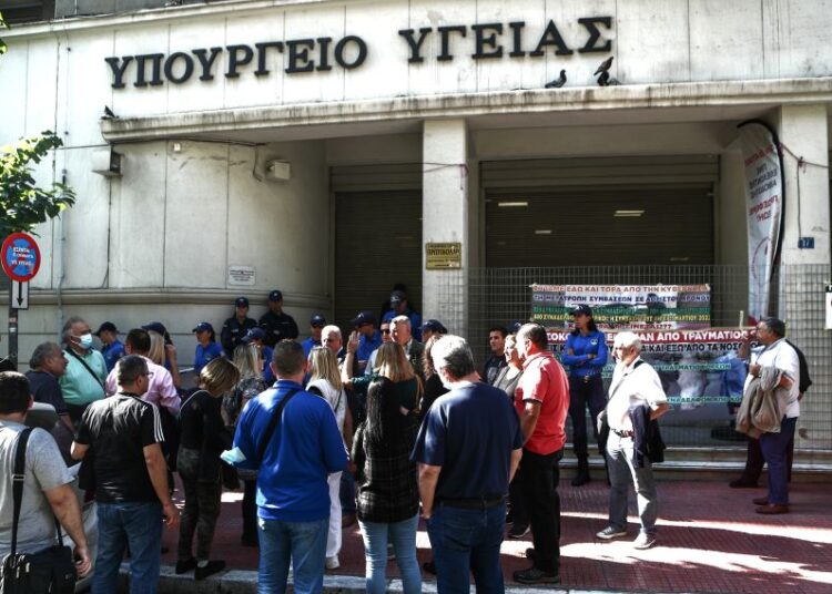 Στάση εργασίας τραυματιοφορέων: Στο «κόκκινο» τα δημόσια νοσοκομεία