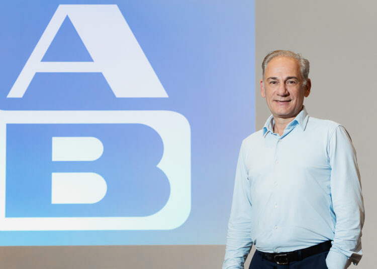 ΑΒ Βασιλόπουλος: Το πλάνο των 900 καταστημάτων και η επιτυχία του franchise – Πώς σχολίασε ο CEO Ν. Λαβίδας τα αποτελέσματα