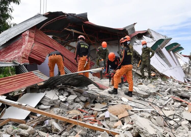 Φιλιππίνες: Βαρύς απολογισμός με 72 νεκρούς από τον σεισμό (vid)