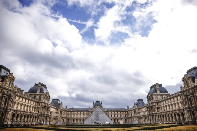 FRANCE MUSEUM LOUVRE