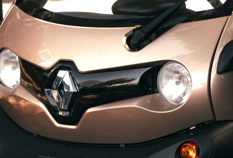 Σχέδιο Arrow: Η Renault μειώνει προσωπικό εν μέσω ζημιών και ανταγωνισμού από Κίνα