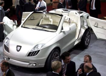 Καταρρέει η γερμανική αυτοκινητοβιομηχανία: Η στροφή στα EV φέρνει λουκέτα και απώλειες