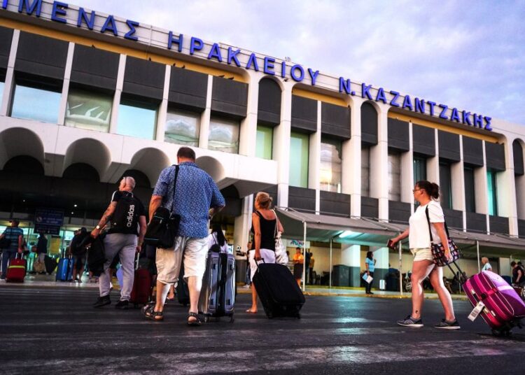Το «Ν. Καζαντζάκης» απογειώνει τον τουρισμό με 400 πτήσεις την ημέρα