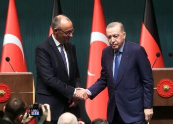 Η επίσκεψη Μερτς στην Άγκυρα δίχασε τη Γερμανία: Τα ΜΜΕ μιλούν για σιωπή απέναντι στην αυταρχική Τουρκία